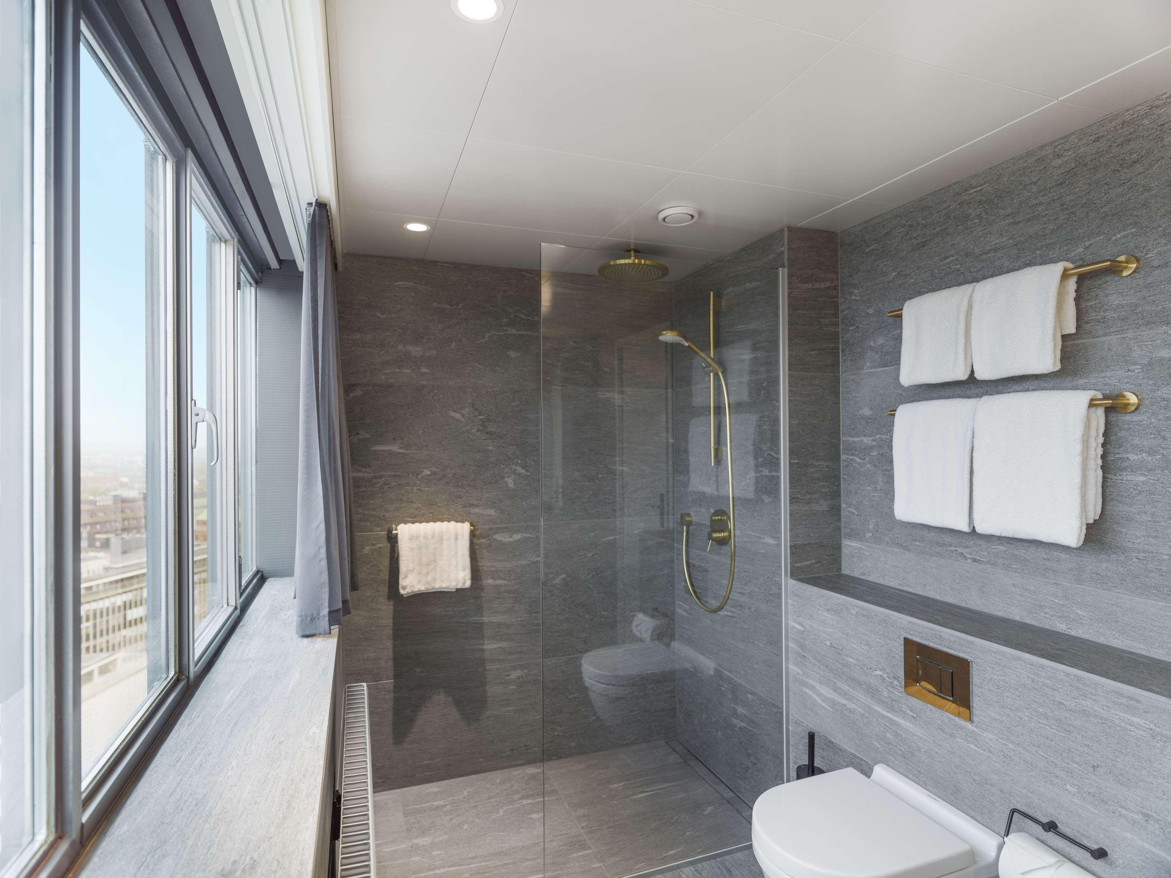 Radisson Collection Royal Hotel, Copenaghen Esterno foto A shower in a hotel