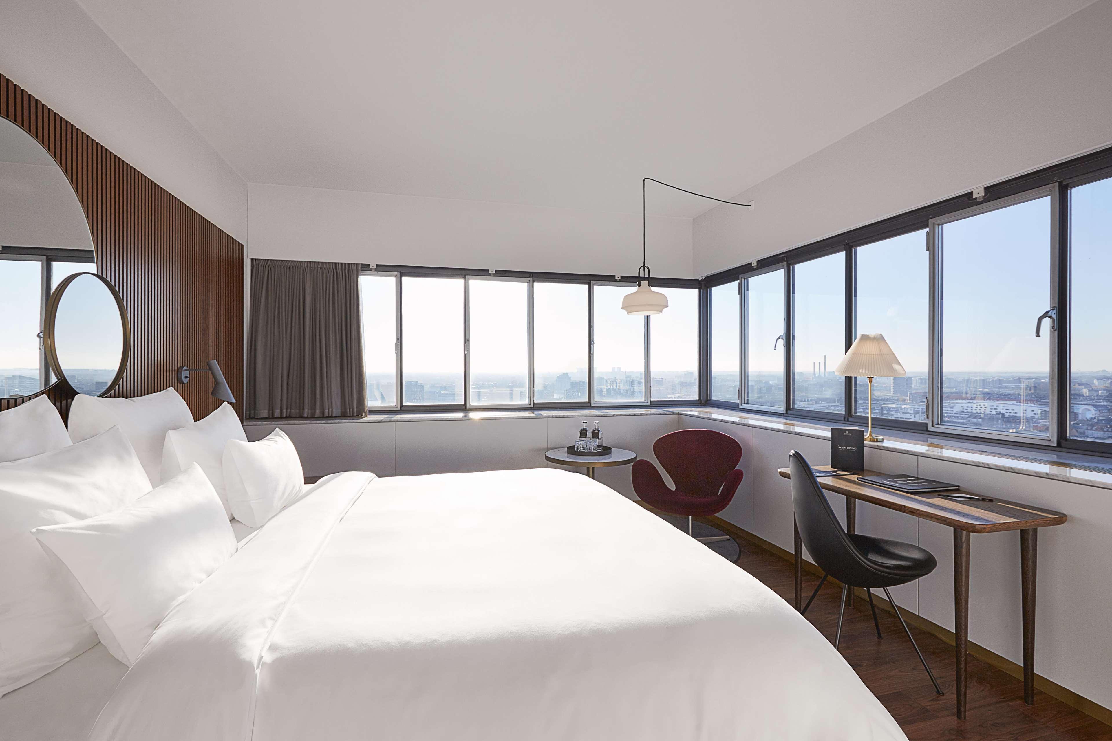 Radisson Collection Royal Hotel, Copenaghen Esterno foto A guest room at the hotel