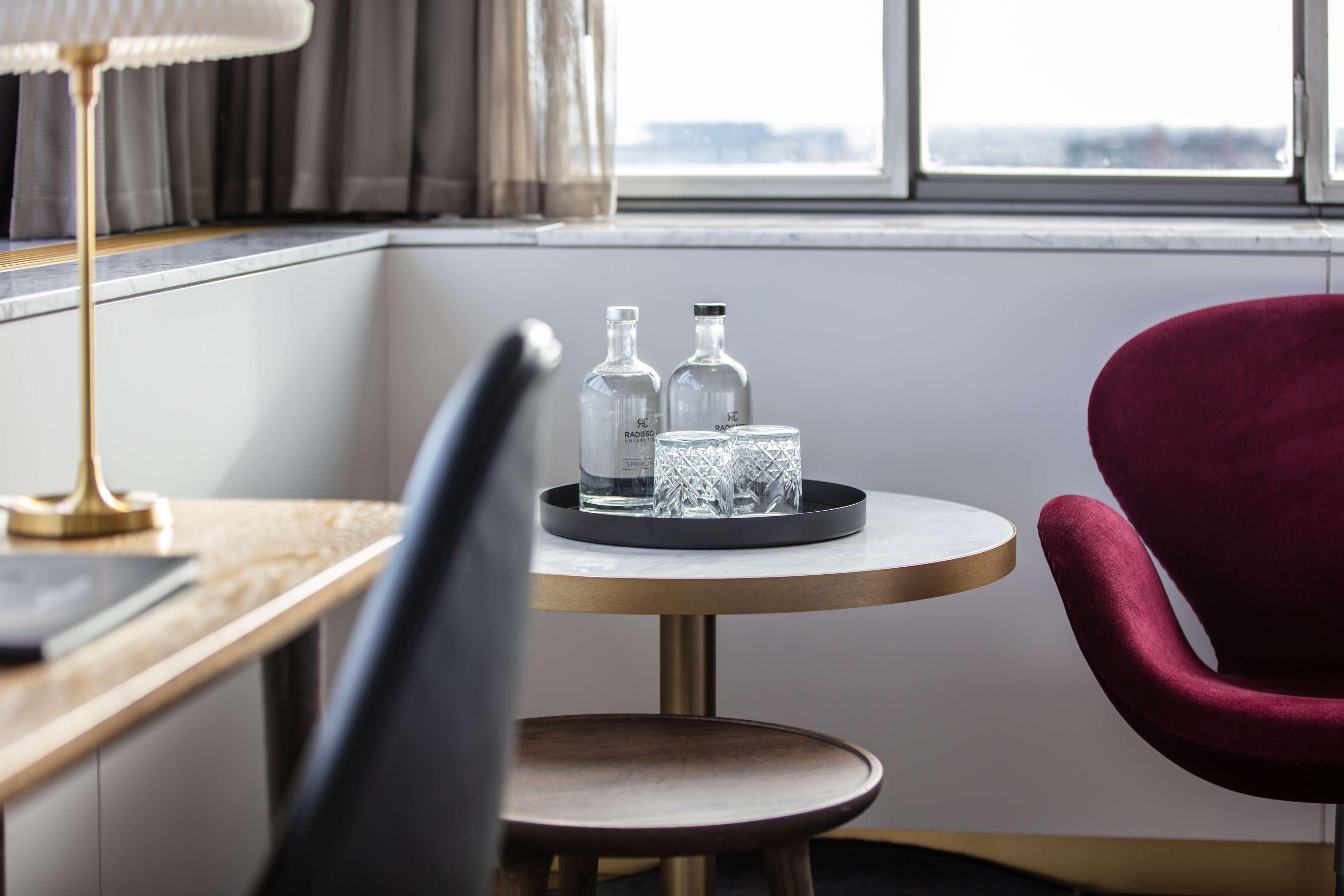 Radisson Collection Royal Hotel, Copenaghen Esterno foto A table with a tray