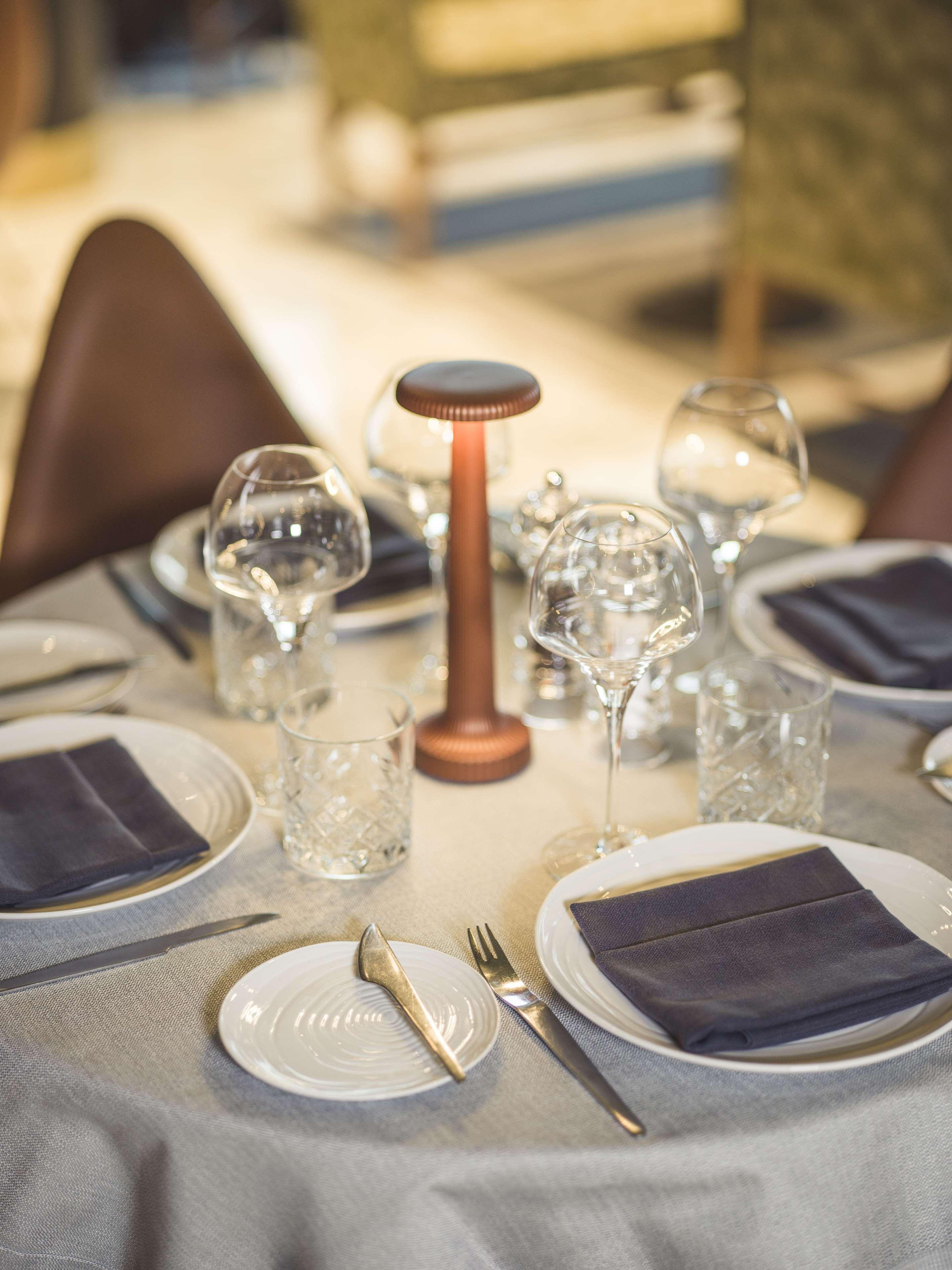 Radisson Collection Royal Hotel, Copenaghen Esterno foto A table set for dinner